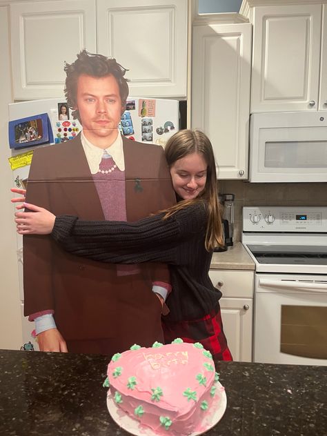 Harry Styles Birthday Aesthetic, Harry Styles Bday Party, Harry Styles Birthday Ideas, Diy Harry Styles Gifts, Harry Styles Themed Birthday Party, Harry Styles Birthday Party Ideas, Harry Styles Birthday Party, Harry Styles Gift Ideas, Harry Styles Party Ideas