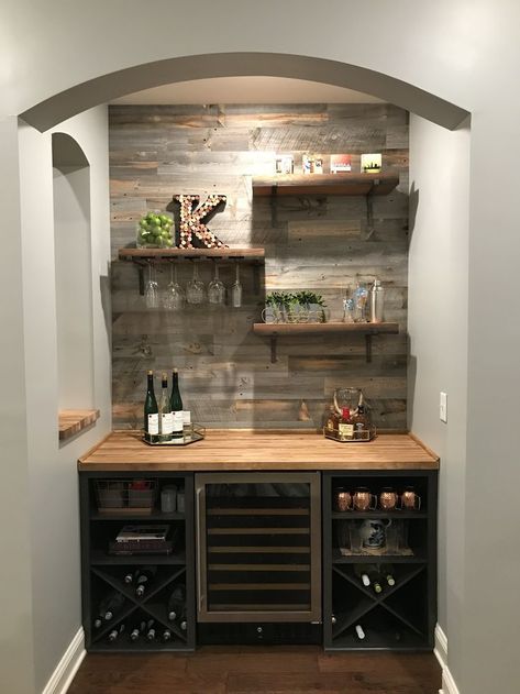 Wine Bar Nook Ideas, Sideboard Drinks Station, Upstairs Coffee Station, Wine Nook Ideas, Wine Nook In Kitchen, Drinks Station In Kitchen, Wine Corner Ideas Decor, Rustic Bar Area In Home, Diy Bar In Kitchen