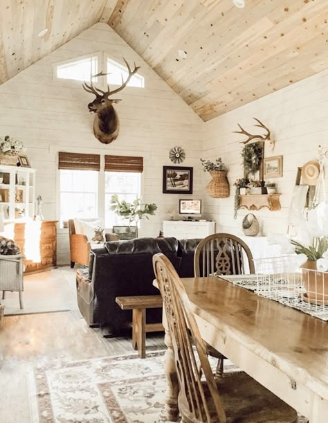 Taxidermy Decor Living Room Hunting, Deer Head Aesthetic, Ways To Display Deer Mounts, Western Hunting Living Room, Farmhouse Hunting Living Room, Farmhouse Hunting Decor, Living Room Deer Mount Decor, Duck Taxidermy Decor Living Rooms, Elk Mount Living Room