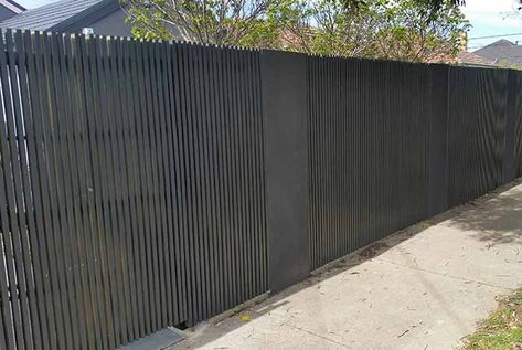 Vertical hardwood batten screens - standard size: - Screening Solutions by Lattice Factory Batten Fence, Front Driveway Ideas, Slat Fence, Slatted Fence Panels, Timber Battens, Privacy Fence Designs, Front Fence, Timber Fencing, Outdoor Bbq Kitchen