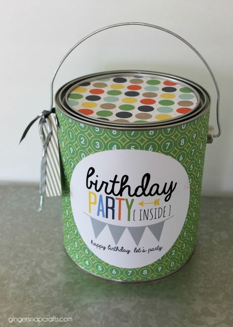 Do you need an easy birthday gift idea for the college student in your life? This party in a can gift idea with a free printable would be perfect. Inexpensive Birthday Gifts, Free Birthday Gifts, Easy Birthday Gifts, Teacher Birthday, Easy Birthday, Birthday Gifts For Teens, Diy Spring, College Gifts, 3rd Birthday Parties