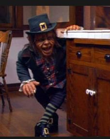 LEPRECHAUN 2 THE LEPRECHAUN PLAYED BY WARWICK DAVIS Leprechaun Horror Movie, Funny Leprechaun Pictures, Creepy Leprechaun, Evil Leprechaun, Leprechaun Pictures, Leprechaun Movie, Warwick Davis, The Leprechaun, Mental Asylum