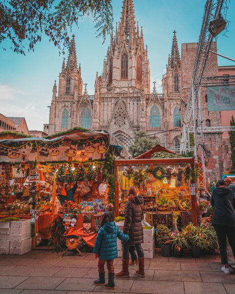 Barcelona Christmas Market, Barcelona New Years Eve, Christmas In Barcelona, Barcelona Christmas, Barcelona Spain Aesthetic, Spain Christmas, Barcelona Trip, Barcelona Aesthetic, Spain Aesthetic