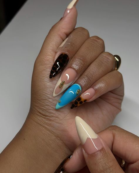 Happy Sunday 💅🏾❤️ excited for my group class tomorrow and my design class on tues 🥳🥰💅🏾❤️😘😘 #dovenailsbysharon Nail Class Ideas, Rolling Loud Nails, Loud Nails, Abstract Nail Designs, Stilettos Nails, Nail Color Combinations, Fly Nails, Stilleto Nails Designs, Color For Nails