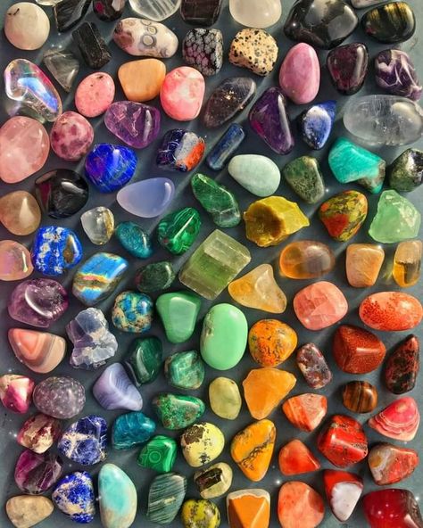 Healing Rocks, Crystalline Structure, Raw Crystals, Pretty Rocks, Cool Rocks, Crystal Crafts, Crystal Accessories, Stone Collection, Heat Pack