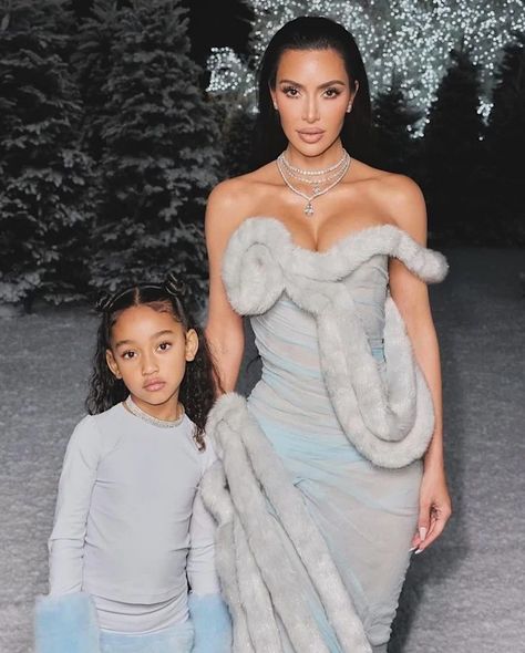 Kim Kardashian sends fans wild over youngest lookalike daughter Chicago West, 5, in latest family photos | HELLO! Chicago West 2023, Kardashians Jenner, Kardashian Christmas, Chicago West, Famous Kids, Kardashian Kids, Jenner Sisters, Kardashian Family, Outfits 2017