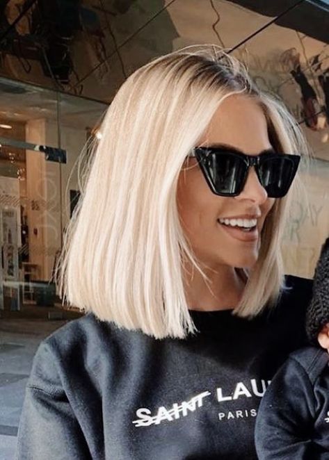 Bleach Blonde Long Bob, Mikado Haircut Short, White Blonde Lob, Short Blonde Haircuts Straight, Midi Blonde Hair, Bluntcut Bob Blond, Blond Mikado, Mikado Hair, Blonde Lob Straight