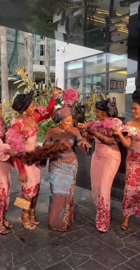 Nigerian Dresses Traditional, Nigerian Aesthetic, Nigerian Clothes, Nigerian Clothing, Nigerian Traditional Dresses, Black Weddings, Nigerian Women, Nigerian Wedding Dress, Yoruba Bride