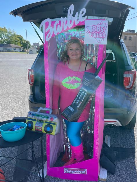 Barbie Trick Or Trunk, 80 Barbie Costume, Barbie Trunk Or Treat Car, Trunk Or Treat Ideas For Suv Barbie, Barbie Truck Or Treat, Barbie Homecoming Float, Barbie Float Ideas, Trunk Or Treat Ideas For Cars Barbie, Trunk Or Treat Ideas Barbie