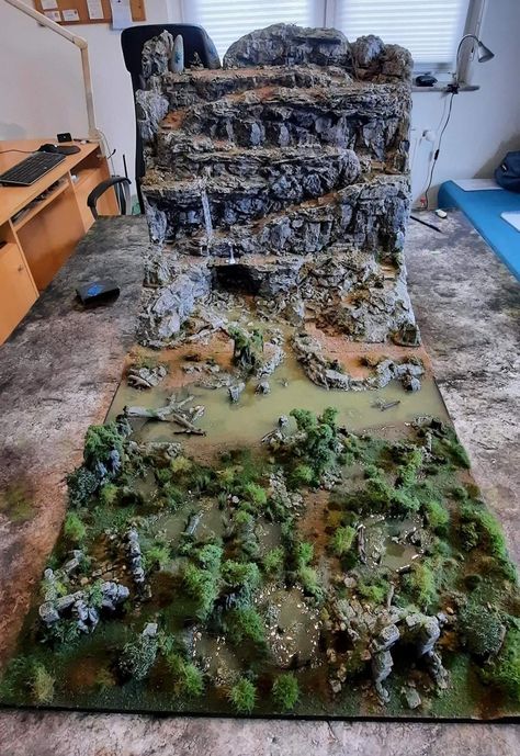 Warhammer Landscape, Ttrpg Terrain, Mordheim Board, Dnd Room, Diarama Ideas, Countryside Scenery, Dnd Diy, Dnd Terrain, Dnd Crafts