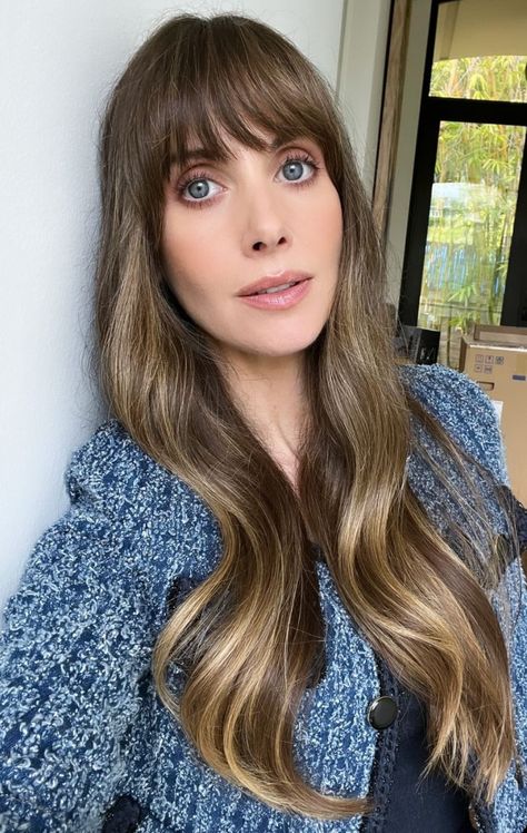 Alison Brie Makeup, Allison Brie Hair, Alison Brie Hair, Allison Brie, Alison Brie, Hair Bangs, Nails Makeup, Hair Nails, Cosmetology