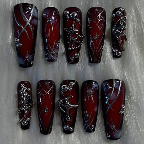 Goth Nails Press On, Red Detailed Nails, Gothic Chrome Nails, Goth Press On Nails, Vampire Aesthetic Nails, Piercing Nails Art Designs, Vampire Nail Designs, Goth Chrome Nails, Goth Y2k Nails