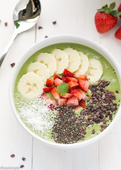 matcha-green-tea-smoothie-bowl-breakfast Matcha Green Tea Smoothie, Matcha Green Tea Recipes, Green Tea Smoothie, Tea Smoothie, Green Tea Recipes, Matcha Smoothie, Matcha Recipe, Matcha Green Tea Powder, Smoothie Bowl Recipe