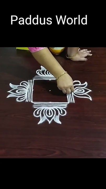 Rangoli Designs Kolam, Diwali Dot Rangoli, Kollam Muggu Designs Simple, Rangoli Muggulu Designs, New Kolam Designs, Simple Free Hand Rangoli, Mugullu Rangoli Designs Simple, Small Cute Rangoli Designs, Kolam Dots Simple