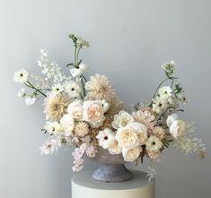 Wedding Flower Inspiration, Floral Arrangements Wedding, Flower Inspiration, Bouquet Ideas, Wedding Flower Arrangements, Floral Inspiration, Flower Arranging, Table Flowers, Arte Floral