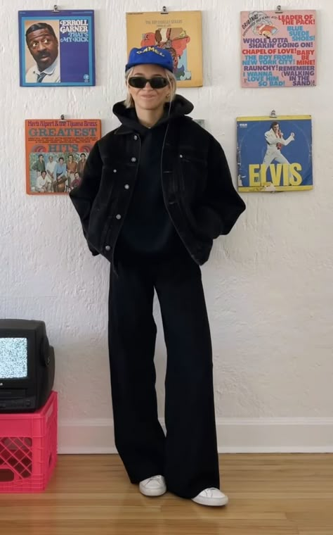 Edgy Tomboy Fashion, Masculine Style For Women, 90s Friends Fashion, Lazy Goth Outfits, Masc Girls Outfits, Queer Fashion Tomboys, Lazy Goth, Abstract Outfits, Nashville Weekend