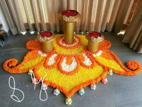 Diwali Decoration Lights, Diy Decoration Ideas, Simple Flower Rangoli, Diwali Design, Diwali Decoration Items, Diy Diwali Decorations, Ganpati Decoration Design, Rangoli Ideas, Flower Decorations Diy