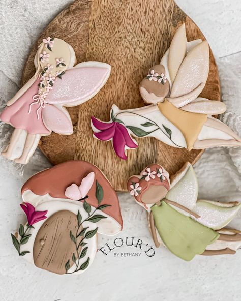 Bethany Vasconcellos (@flourdbybethany) • Instagram photos and videos Enchanted Cookies Decorated, Garden Fairy Cookies, Woodland Fairy Cookies, Fairy First Birthday Cookies, Fairy Cookies Decorated, Fairy Garden Cookies, Fairy Sugar Cookies, Fairy Cookies, Fairy Birthday Themes