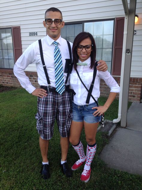 Nerds for trivia night. Nerd Costume Ideas For Women, Hippie Costume Diy, Nerd Halloween Costumes, Nerd Costumes, Nerd Party, Nerd Costume, Dress Up Ideas, 50s Costume, Spirit Week Outfits