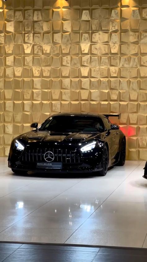 Mercedes Gts, Amg Gt Black Series, Black Mercedes Benz, Floating Architecture, Gtr Car, Mercedes Benz Maybach, Motivate Me, Car Apparel, Luxury Vehicles