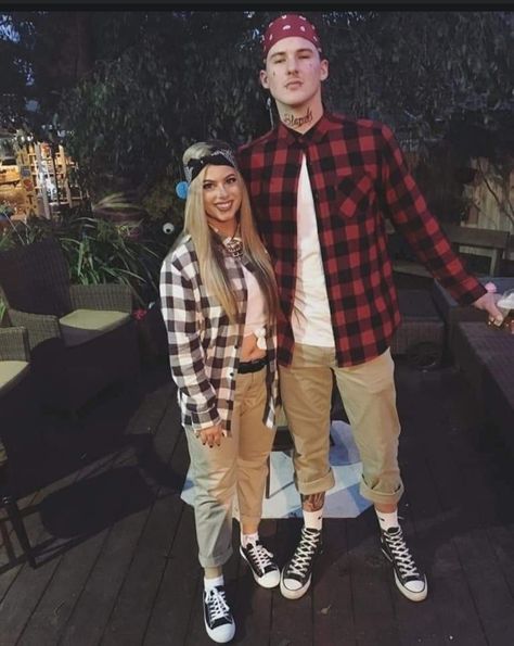 Diy Chola Costume, Cholo And Chola Halloween Costume, Cholo Couple Costume, Cholo Halloween Costume, Chola Halloween Costumes, Chola Costume Ideas, Cholo Party Outfit, Gangster Couple Costume, Ideas Para Disfraces En Pareja