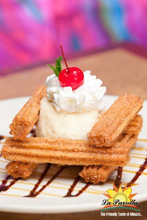 Churros With Ice Cream, Churros And Ice Cream, Churros Plating Ideas, Churros Plating, Christmas Dessert Recipes Baking, Churros Ice Cream, Churro Ice Cream Bowl, Best Churros Recipe, Food Churros