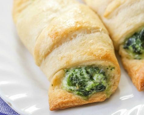 Spinach Roll Ups, Crescent Roll Appetizers, Spinach Rolls, Pie Pastry, Cheesy Spinach, Roll Ups Recipes, Simple Lunch, Easter Dinner Recipes, Crescent Roll Recipes