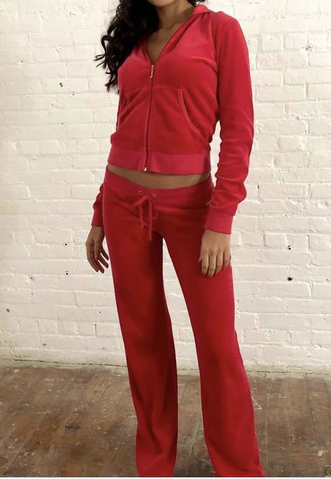 Red Juicy Tracksuit, Red Juicy Couture Tracksuit, Outfit Bord, Juicy Sweatpants, Track Suit Outfit, Red Velvet Pants, Red Ootd, Juicy Couture Clothes, Cute Lounge Outfits