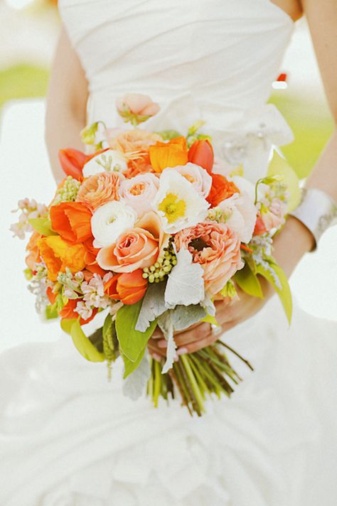 Gorgeous Tangerine Tango Wedding Inspiration - Belle The Magazine Tangerine Wedding, Orange Bouquets, Orange Wedding Flowers, Summer Wedding Bouquets, Summer Bouquet, Orange Wedding, Wedding Color Palette, Bouquet Of Flowers, Beautiful Bouquet