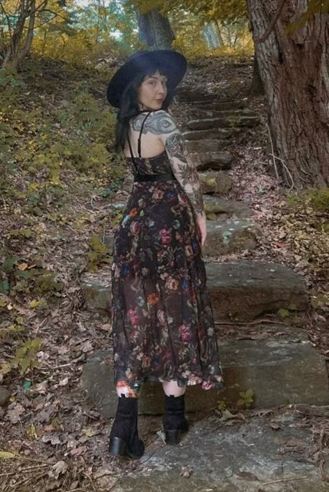 Gothic Queen, Girly Grunge, Boho Plus Size, Witch Vibes, Sewing Fashion, Style Lookbook, Rock Outfits, Outfits Chic, Clothing Inspiration