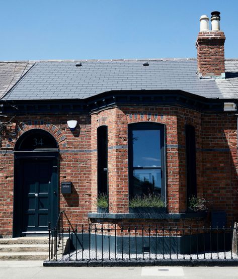 Terrace House Extension, Terrace House Exterior, Latest Decorating Trends, Cards Photography, Dublin House, Irish Houses, Red Brick House, Brick Exterior House, New Roof