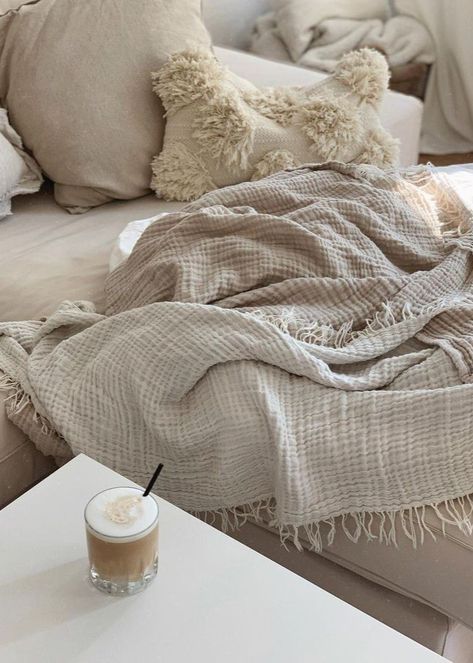 Blanket Aesthetic, Cream Blanket, Fall Lookbook, Slow Living, Throw Blanket, Sofa, Cream, Bed