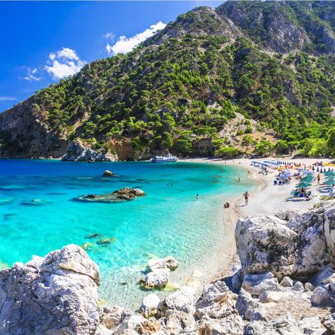 Apella Beach #Folegandros Visit Greece this Summer and enjoy paradise on earth 💜 💜 Mondays Motivational, Bungalow Camping, Holiday Greece, Quote Travel, Visit Greece, Greece Beach, Halfway There, Karpathos, Beautiful Landscape Photography