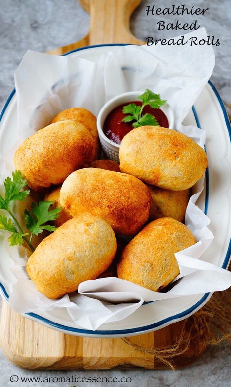 Indian Bread potato rolls, a crispy and crunchy snack that's perfect to satiate those small, mid-afternoon hunger pangs. Potato Roll Recipe, Potatoes And Meat, Potato Rolls Recipe, Hunger Pangs, Potato Rolls, Healthy Afternoon Snacks, Hot Bread, Mid Afternoon, Potato Roll