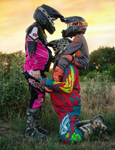 Motocross Maternity Family | Motocross love, Motocross girls, Girl motorcyclist Motocross Wedding, Dirt Bike Couple, Motocross Couple, Dirt Bike Wedding, Motocross Girls, Bike Wedding, Bike Couple, Biker Couple, Motocross Love