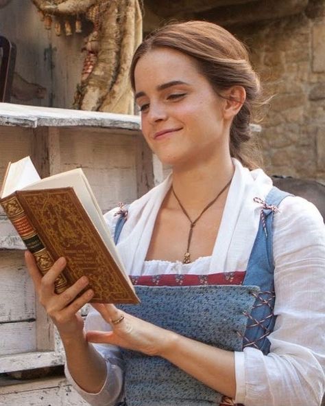 Belle Reading, Emma Watson Belle, Disney Character Art, Best Gowns, Artful Dodger, Hula Dance, Belle Beauty And The Beast, Reading Aesthetic, Belle Beauty