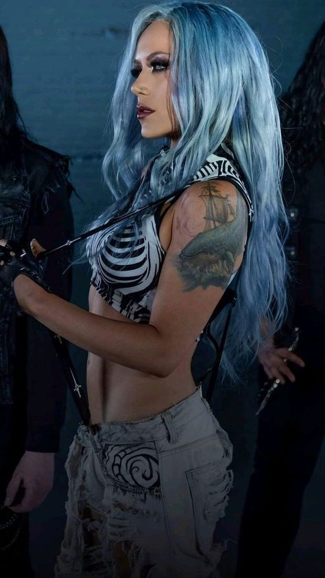 Alissa White Gluz, Female Rock Stars, Goth Lingerie, Ladies Of Metal, Alissa White, Metalcore Bands, Metal Chicks, Heavy Metal Girl, White Zombie