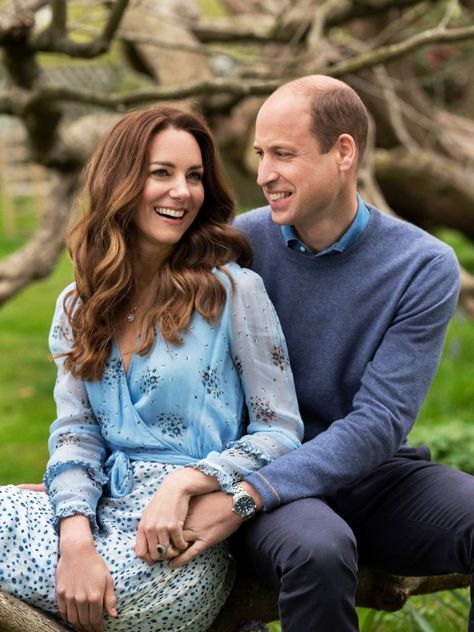 Prince William And Kate Middleton Celebrate 10th Anniversary With New Royal Portraits, Queen Elizabeth Sends Message | ETCanada.com Kate Middleton Stil, Moda Kate Middleton, Princesa Margaret, Style Kate Middleton, Principe William Y Kate, Prins Albert, Kate Und William, Kroonprinses Victoria, Duchesse Kate