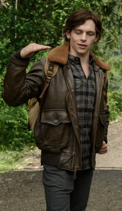 Harvey Kinkle, Mountain Backpack, Morning Routine, Military Jacket, Tv Shows, Celebrities, Tv