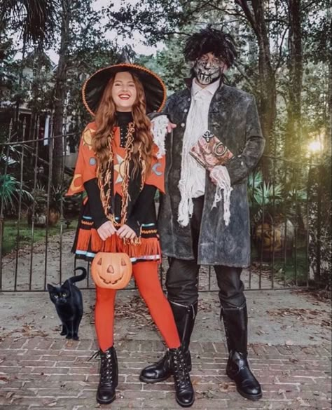 Couples Halloween Party Costumes, Casper And Kat Costume, Hocus Pocus Danny Costume, Billy From Hocus Pocus Costume, Hocus Pocus Themed Halloween Decorations, Dani Halloween Costume, Disney Halloween Party Costumes Family, Winifred And Billy Costume, Scary Halloween Costume Couples