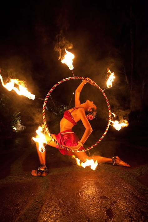 Dancing Photography, Fire Dancing, Physical Theatre, Circus Aesthetic, Hawaii Kauai, Dark Circus, Hawaii Weddings, Hawaii Destinations, Aerial Acrobatics