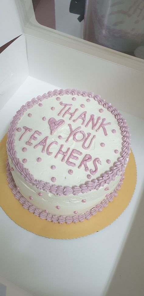 Thank You Teacher Cake, Cake For Teacher Appreciation, Cake Design For Teachers Day, Teachers Day Cake Design, Cake For Teacher, Teacher Appreciation Cake, Teachers Day Cake, Quote Cake, Happy Birthday Teacher