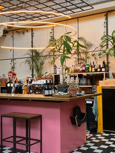 Love how the panels give an industrial look to a big wall and the pink bar makes it look super cool to Industrial Loft Design, Bar Restaurant Design, Pink Bar, Pink Office, Bar And Restaurant, Bar Design Restaurant, Loft Design, Cozy Room Decor, Industrial Farmhouse