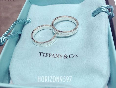 Jimin Tiffany And Co, Tiffany And Co Ring, Jimin And Jungkook, Vintage Princess, Bangles Jewelry Designs, Coach Horse And Carriage Tote, Tiffany And Co, Matching Rings, Couple Rings