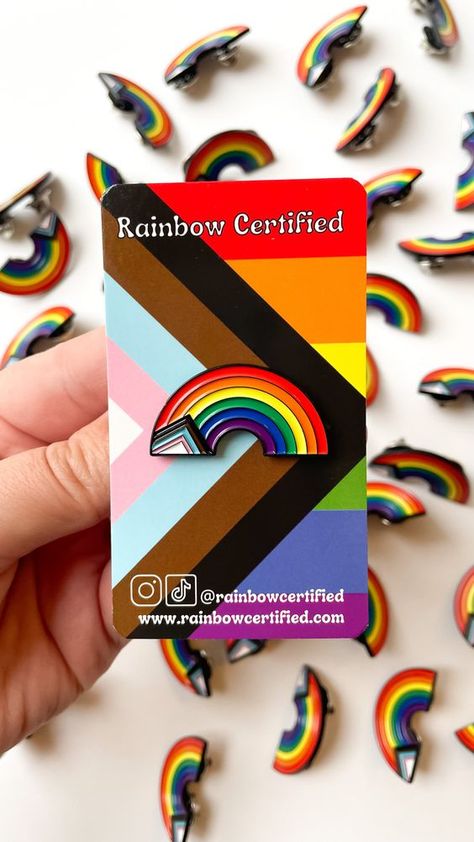 The product arrived fast in good condition good packing Pride Pins, Lgbtq Support, Rainbow Gifts, Pride Week, Lgbtqia Pride, Nice Glasses, Rainbow Pin, Modern Rainbow, Wrapping Gift Cards