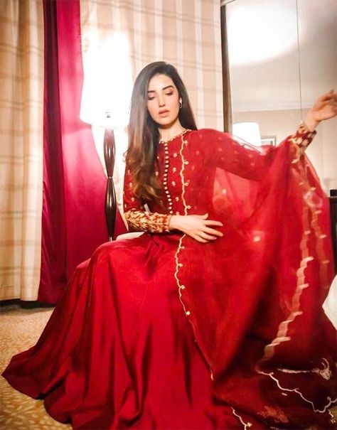 Red Suit Design, Red Colour Combination, Red Dress Design, Faiza Saqlain, Hareem Farooq, Asian Wedding Dress Pakistani, Red Color Combinations, Combination Dresses, Asian Wedding Dress