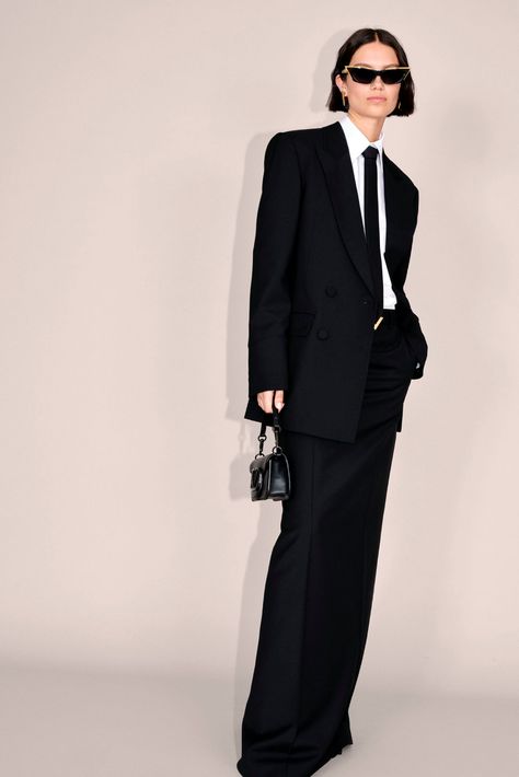 Valentino Resort 2024 - Valentino Resort Clp - 119 Valentino Suit, Women In Power, Elegant Fits, Valentino Resort, Ss 2024, Resort 2024, Cool Girl Style, Spring Couture, Valentino Women