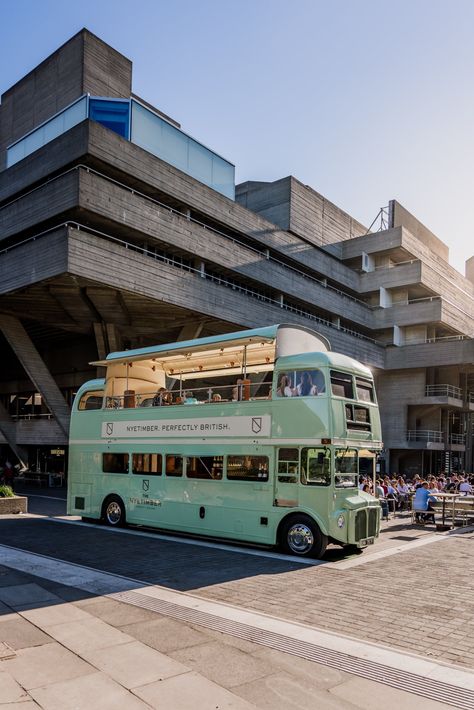 Bus Food Truck, Bus Store, Bus Cafe, Vintage Bus, Bus Restaurant, Converted Bus, Food Cart Design, Food Truck Business, Bus Living