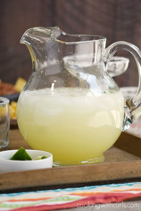 A Pitcher of Margaritas is the perfect way to celebrate your next fiesta, all you need is three simple ingredients to keep your guests happy! #tequila @cincodemayo #margaritas via @cookwithcurls Creative Margarita Recipes, Unique Margarita Recipes, Pitcher Margarita Recipe, Pitcher Of Margaritas, Best Margarita Recipe, Classic Margarita Recipe, Perfect Margarita, Keto Drinks, Frozen Margaritas