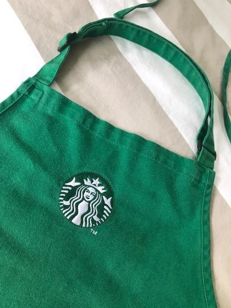 Starbucks Interview, Starbucks Uniform, Barista Aesthetic, Barista Outfits, Starbucks Shop, Starbucks Apron, Working At Starbucks, Barista Apron, Steamed Milk